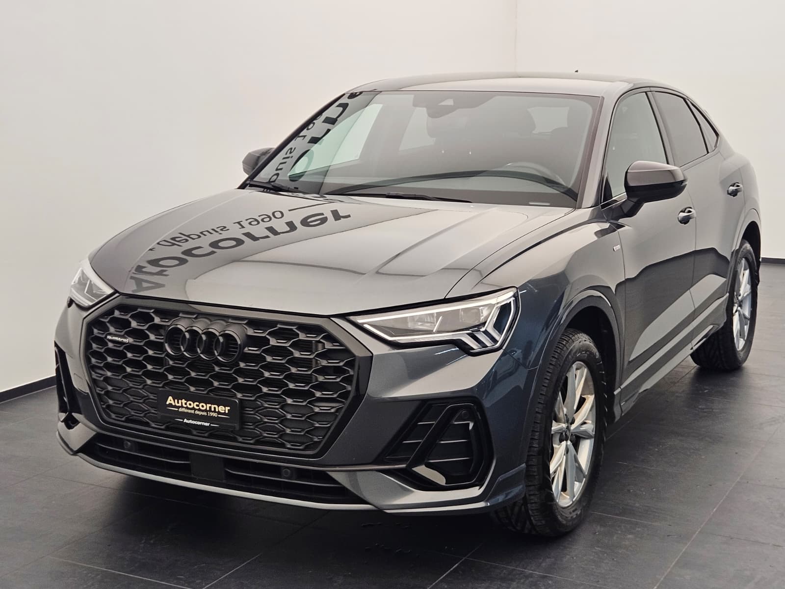 AUDI Q3 Sportback 40 TFSI S line quattro S-tronic-image-2