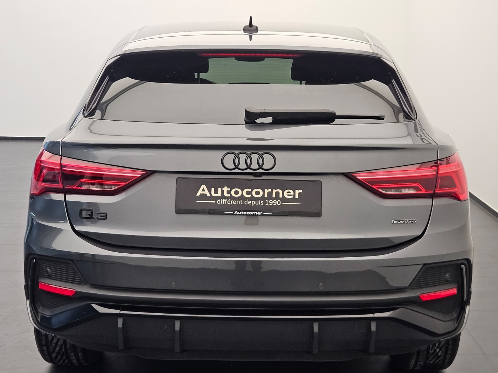 AUDI Q3 Sportback 40 TFSI S line quattro S-tronic-image-7