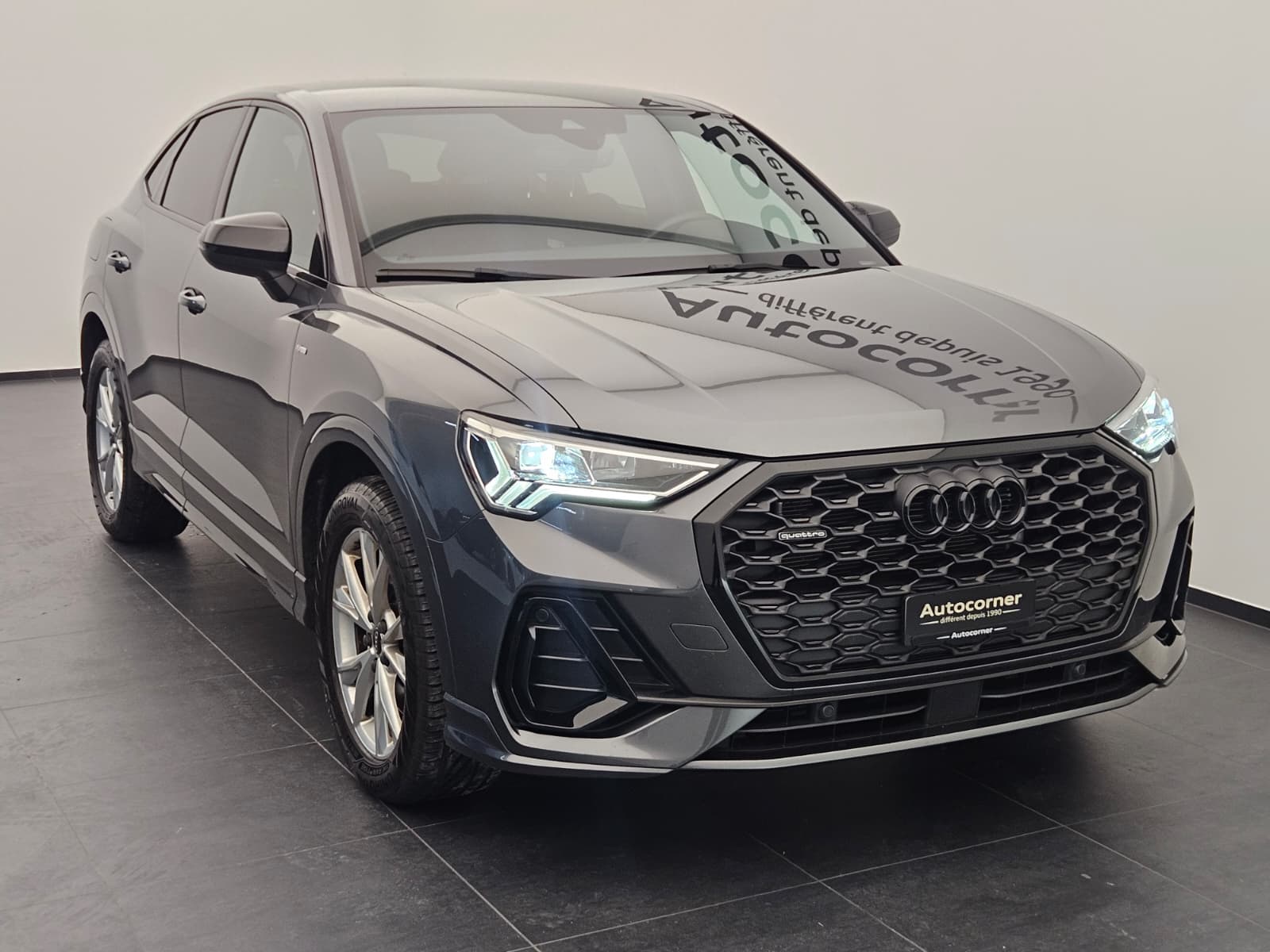 AUDI Q3 Sportback 40 TFSI S line quattro S-tronic-image-4