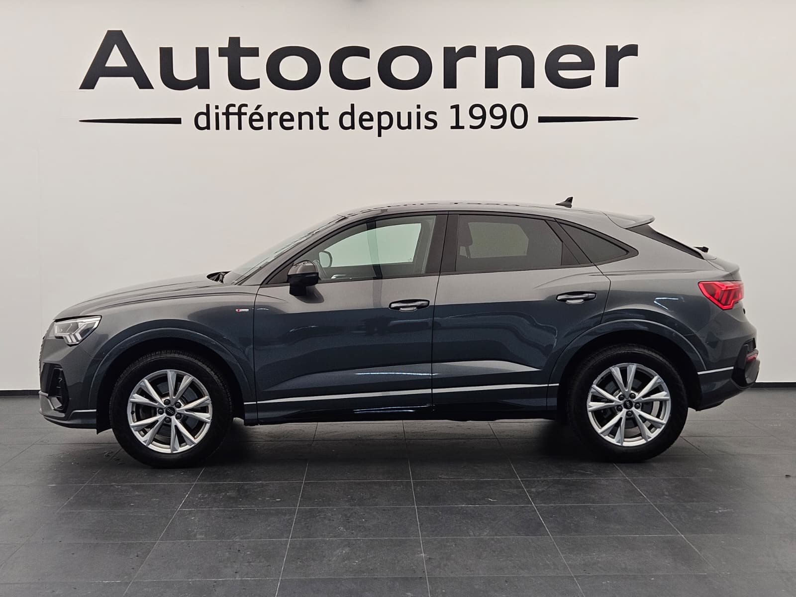AUDI Q3 Sportback 40 TFSI S line quattro S-tronic-image-1