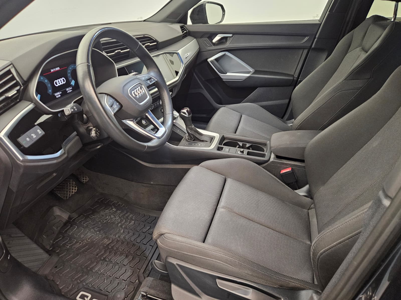 AUDI Q3 Sportback 40 TFSI S line quattro S-tronic-image-10