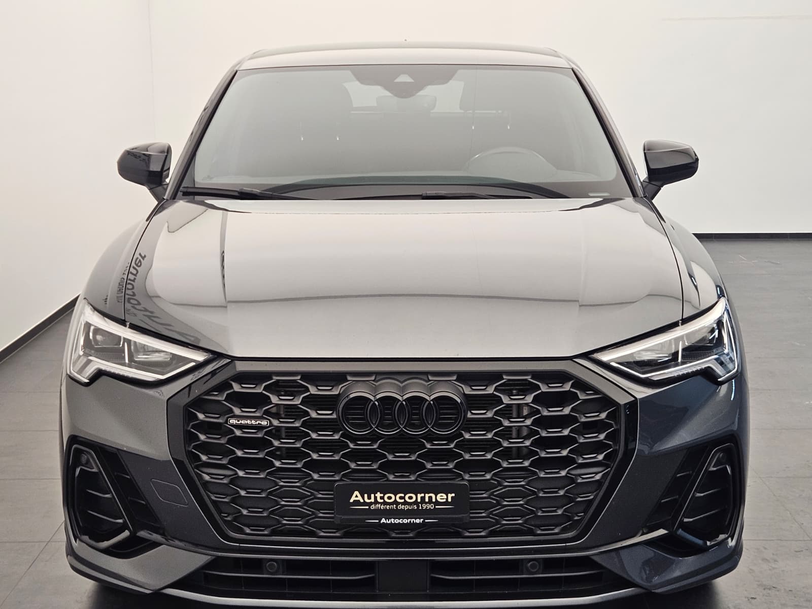 AUDI Q3 Sportback 40 TFSI S line quattro S-tronic-image-3