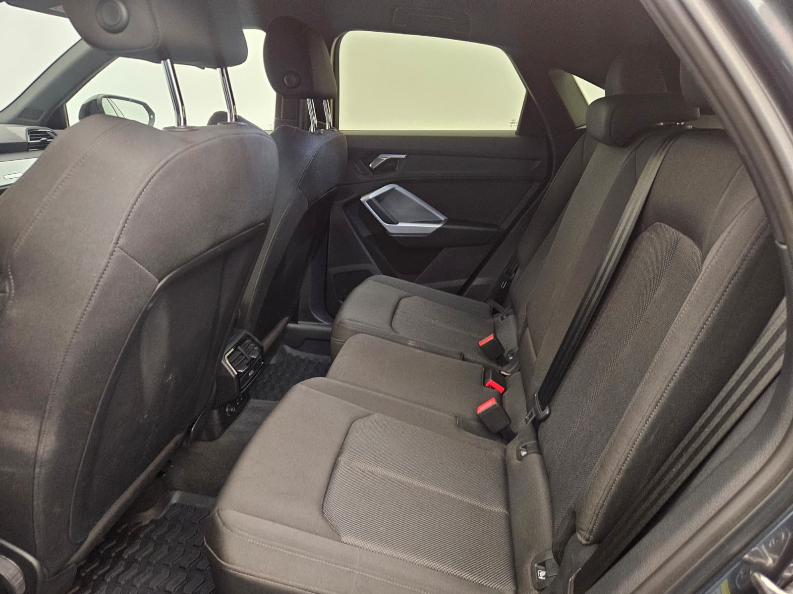 AUDI Q3 Sportback 40 TFSI S line quattro S-tronic-image-12