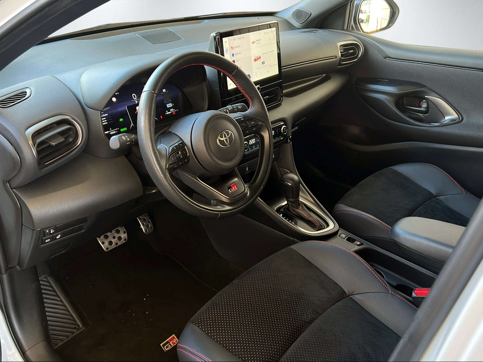 TOYOTA Yaris 1.5 VVT-i HSD GR Sport-image-13
