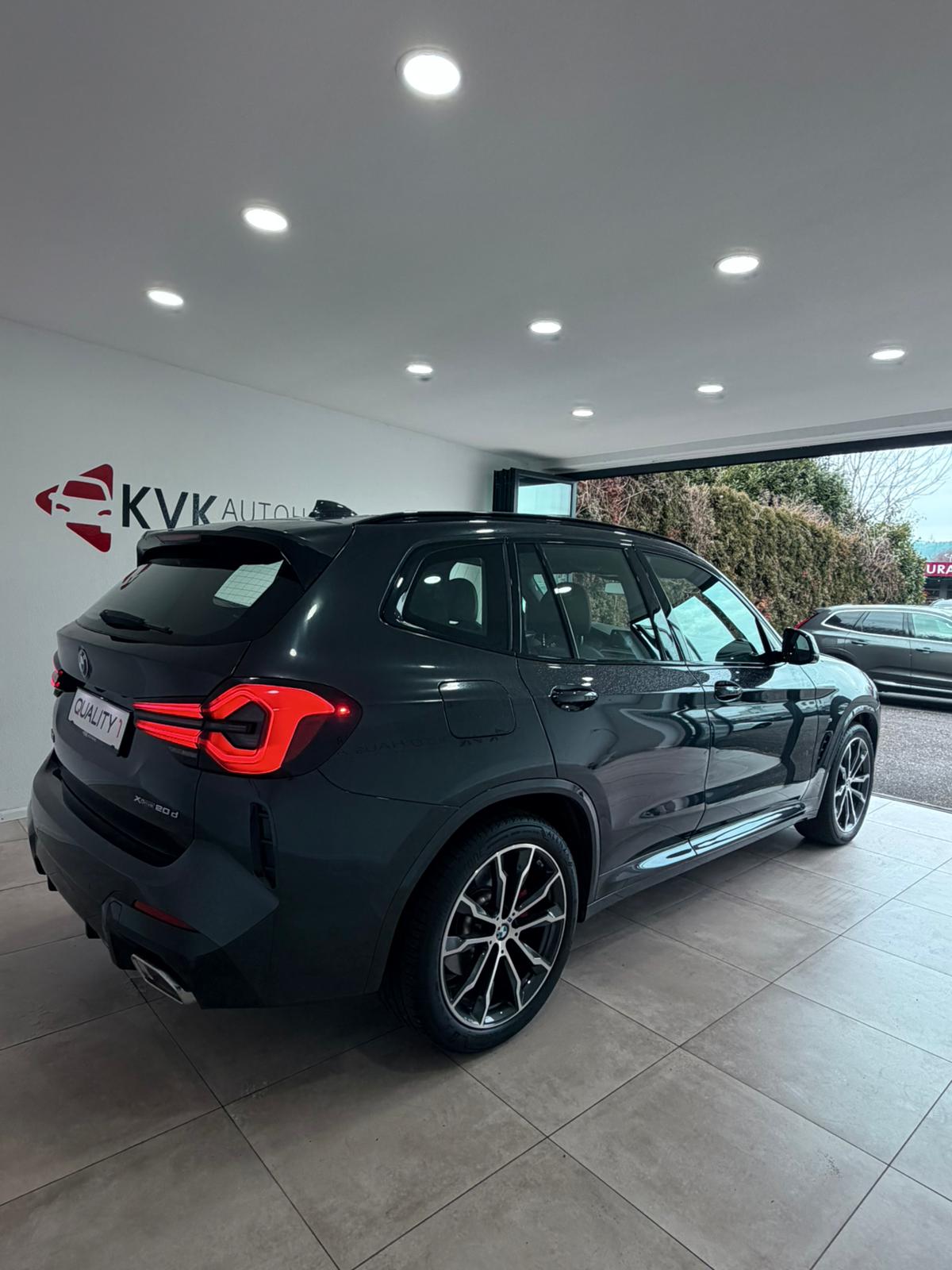 BMW X3 xDrive 48V 20d M Sport-showroom-element-3