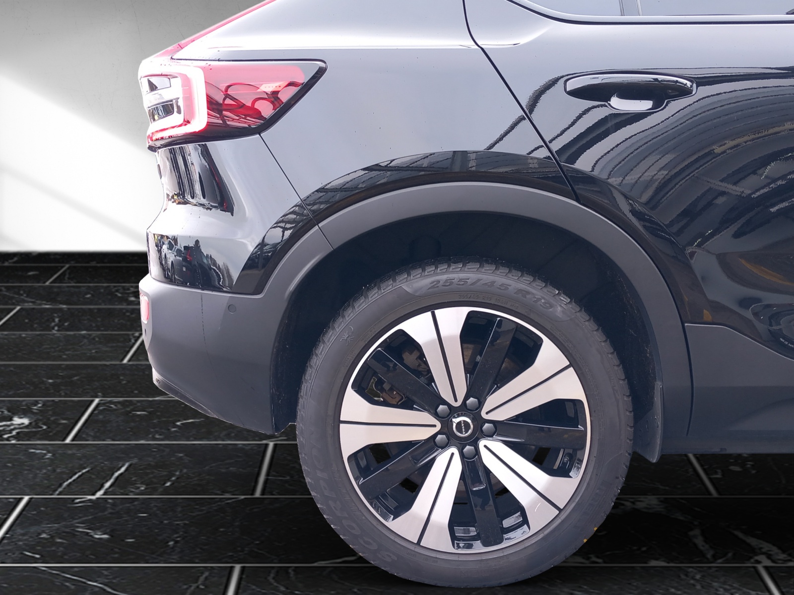 VOLVO C40 P8 Twin Recharge Ultimate AWD-image-8