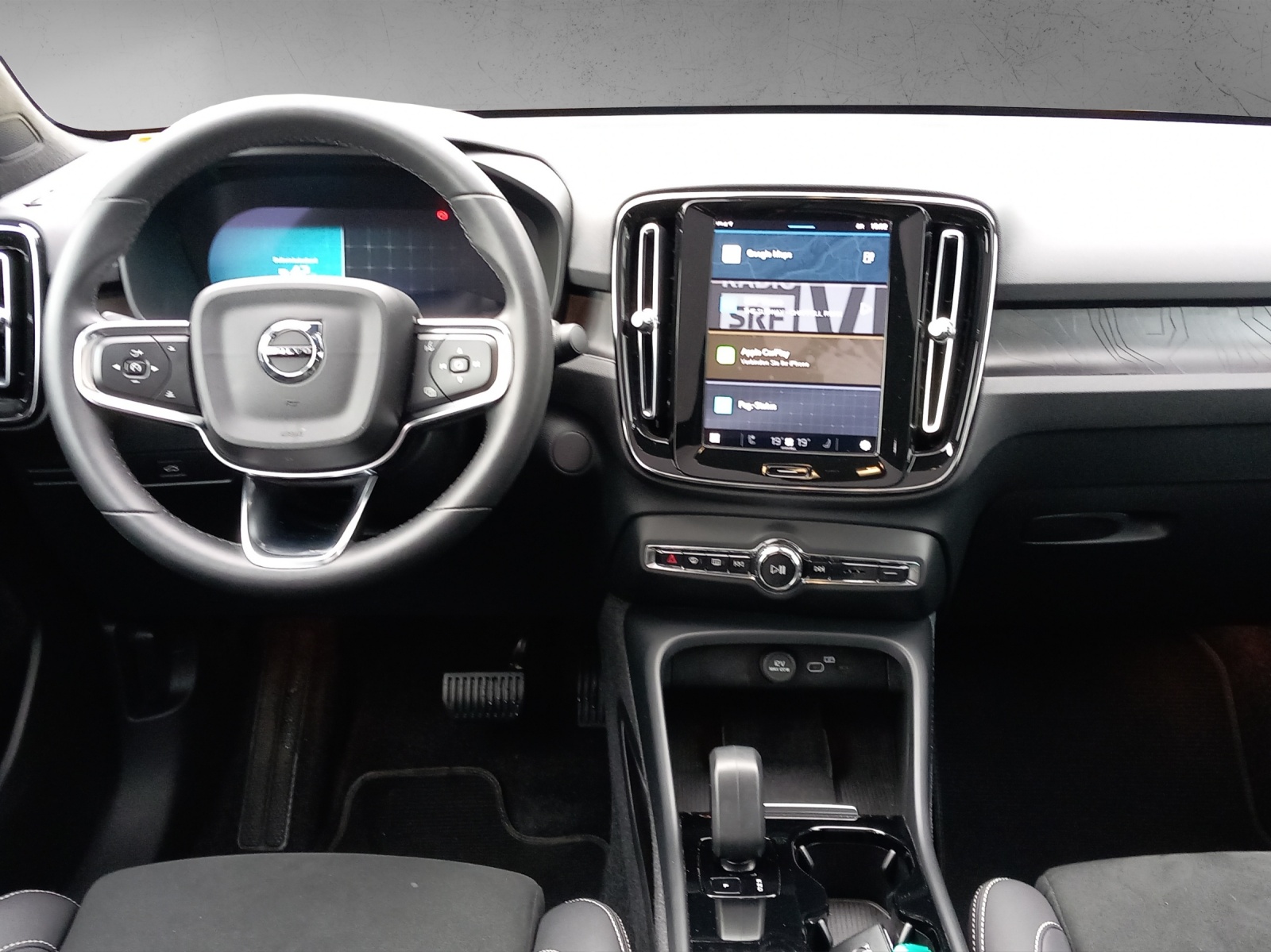 VOLVO C40 P8 Twin Recharge Ultimate AWD-image-16
