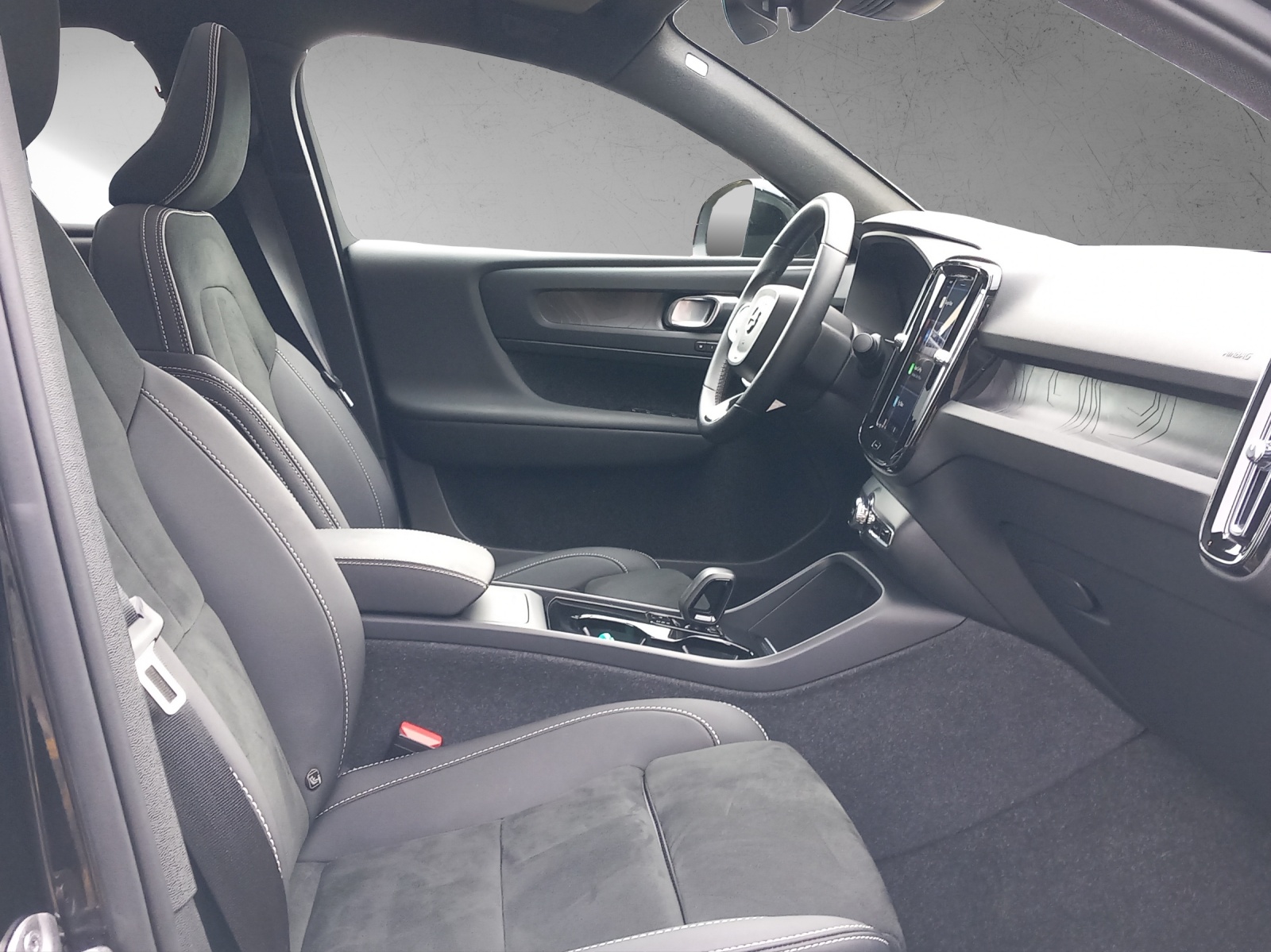 VOLVO C40 P8 Twin Recharge Ultimate AWD-image-14