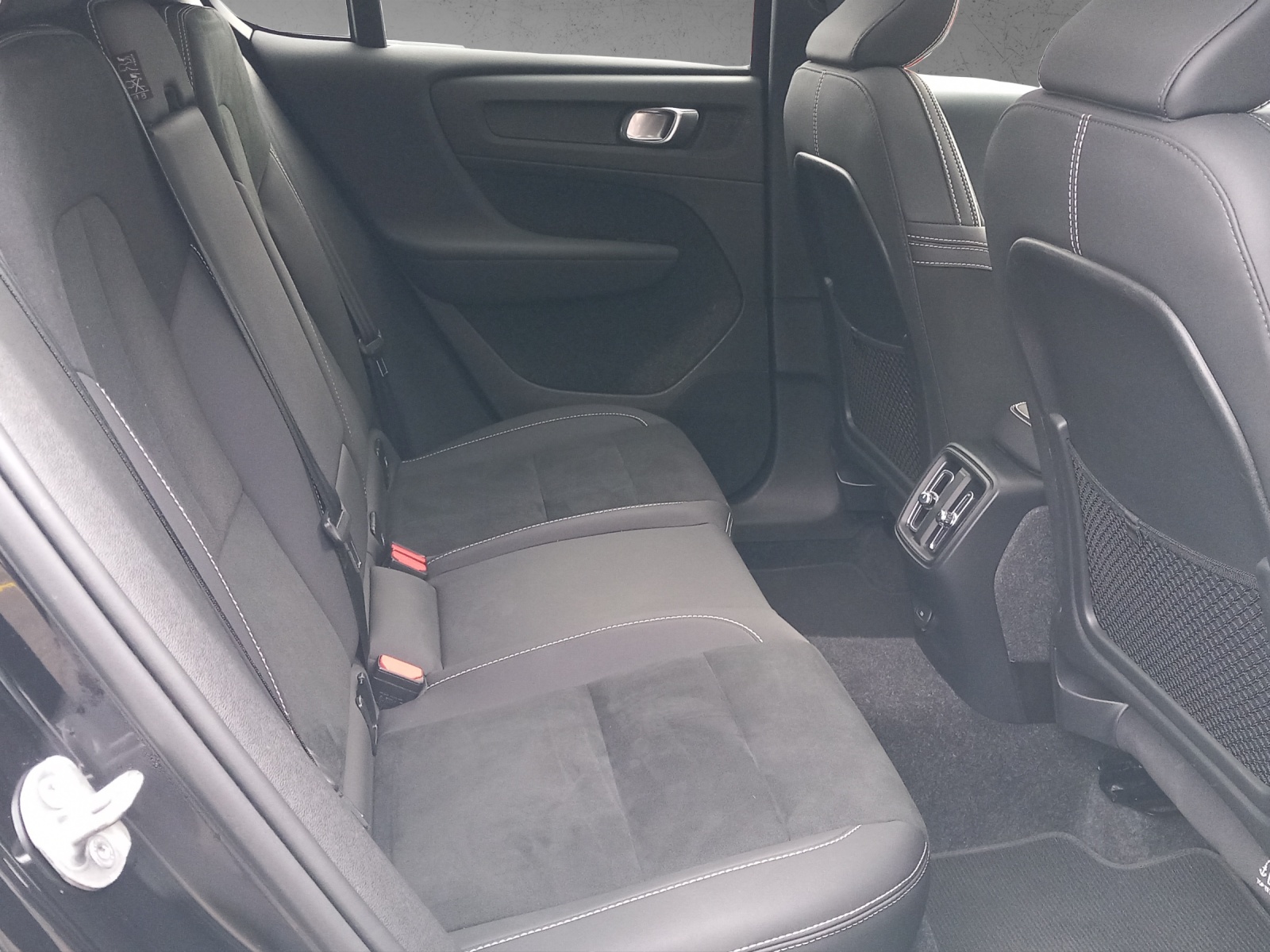 VOLVO C40 P8 Twin Recharge Ultimate AWD-image-15