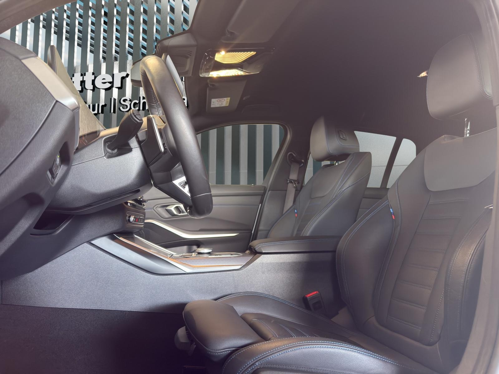 BMW 330i xDrive Touring M Sportpaket-image-13
