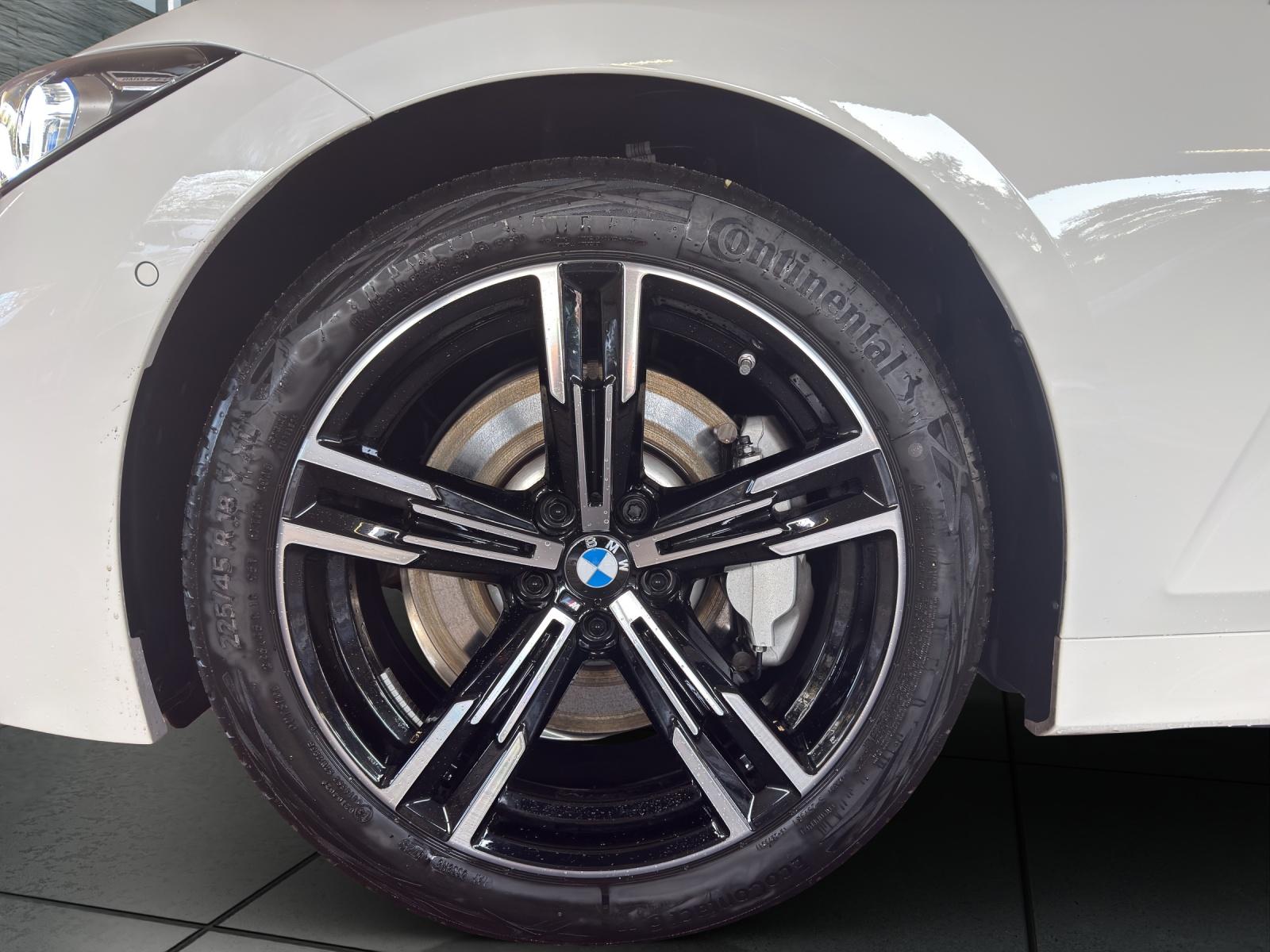 BMW 330i xDrive Touring M Sportpaket-image-8
