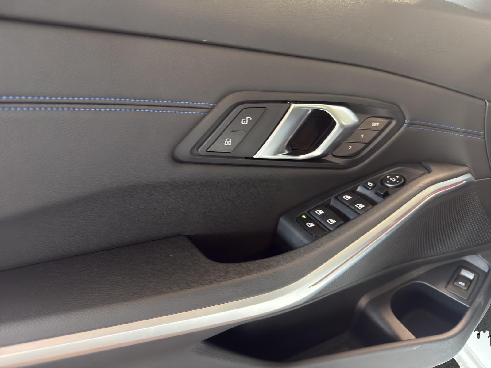 BMW 330i xDrive Touring M Sportpaket-image-18