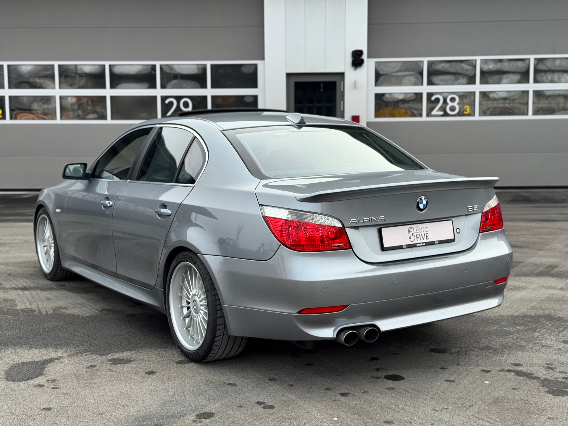 BMW-ALPINA B5 4.4 V8-showroom-element-3