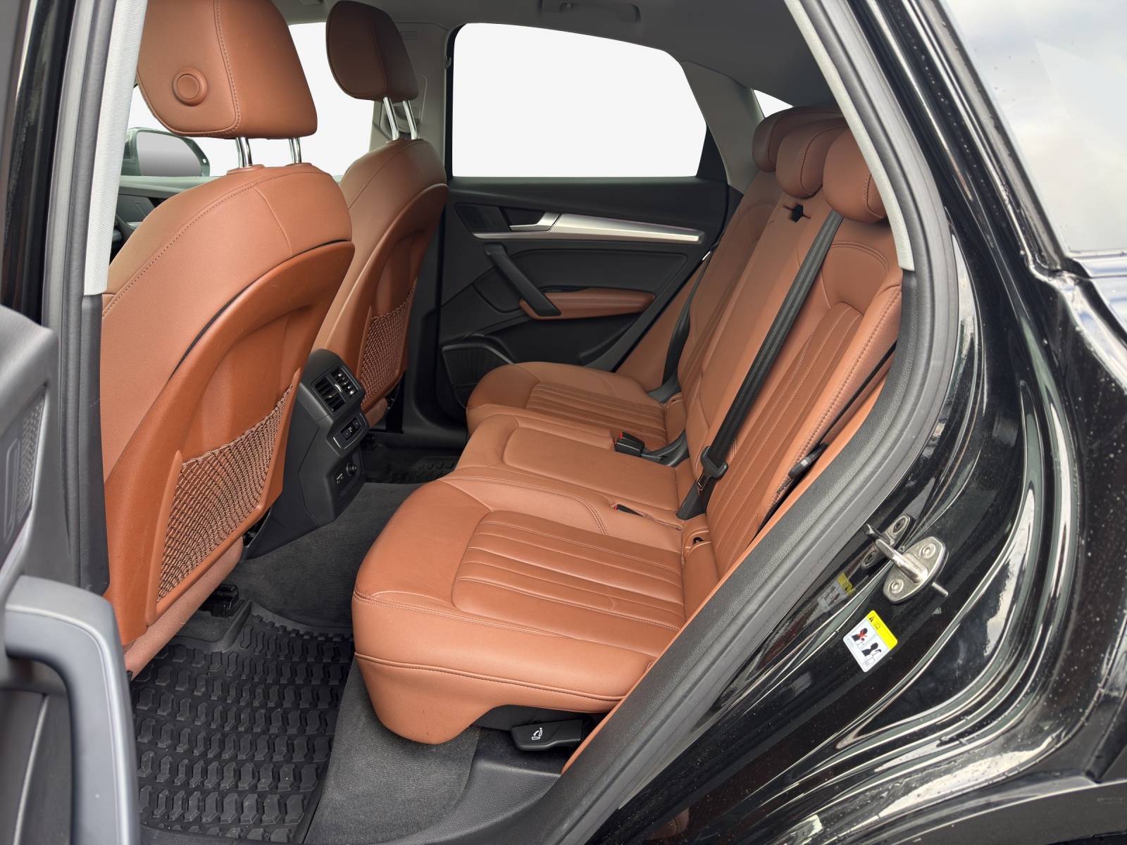 AUDI Q5 Sportback 40 TDI Blackedition quattro S-tronic-image-11
