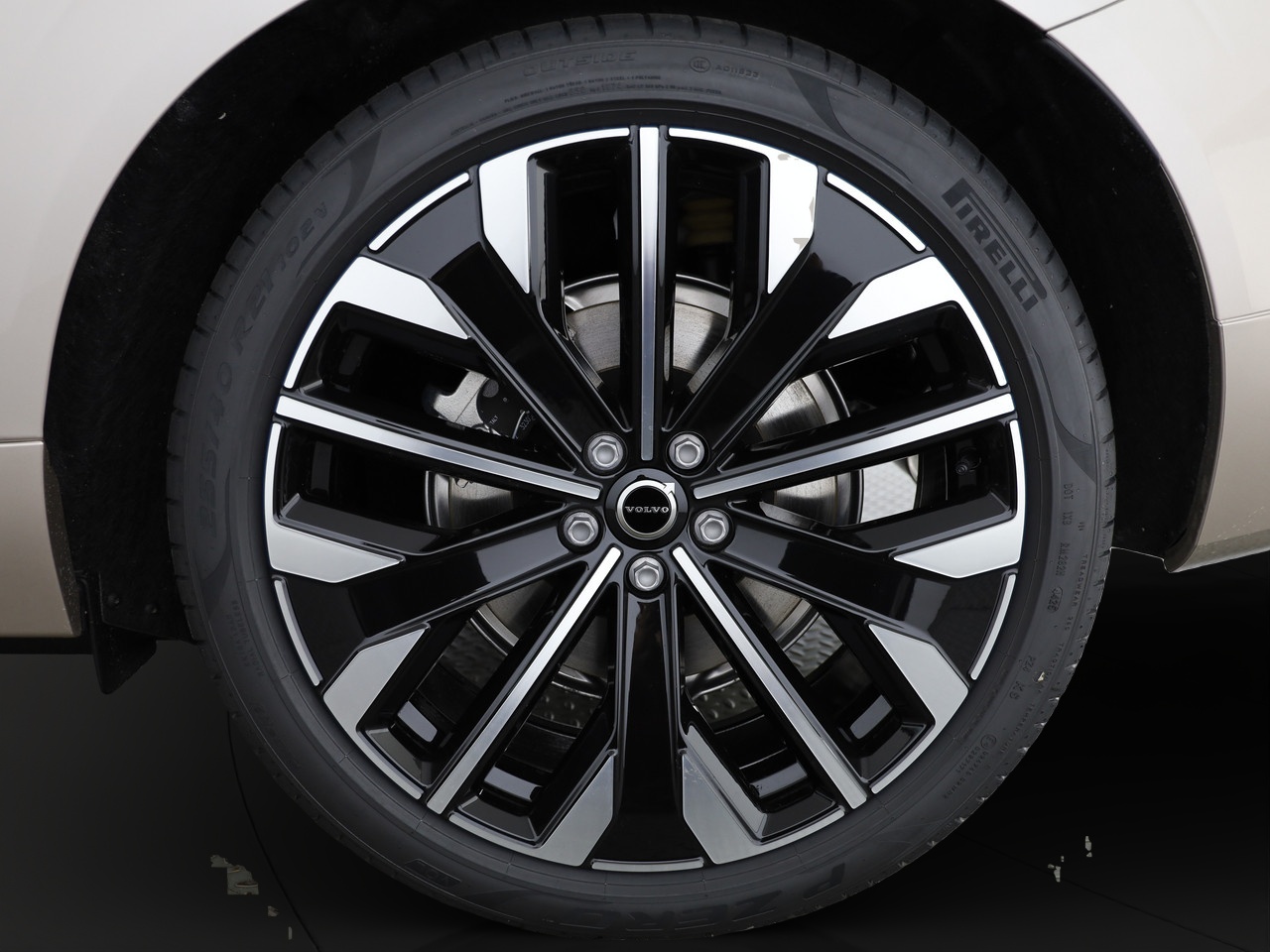 VOLVO XC60 2.0 T8 TE Ultra Dark eAWD-image-3