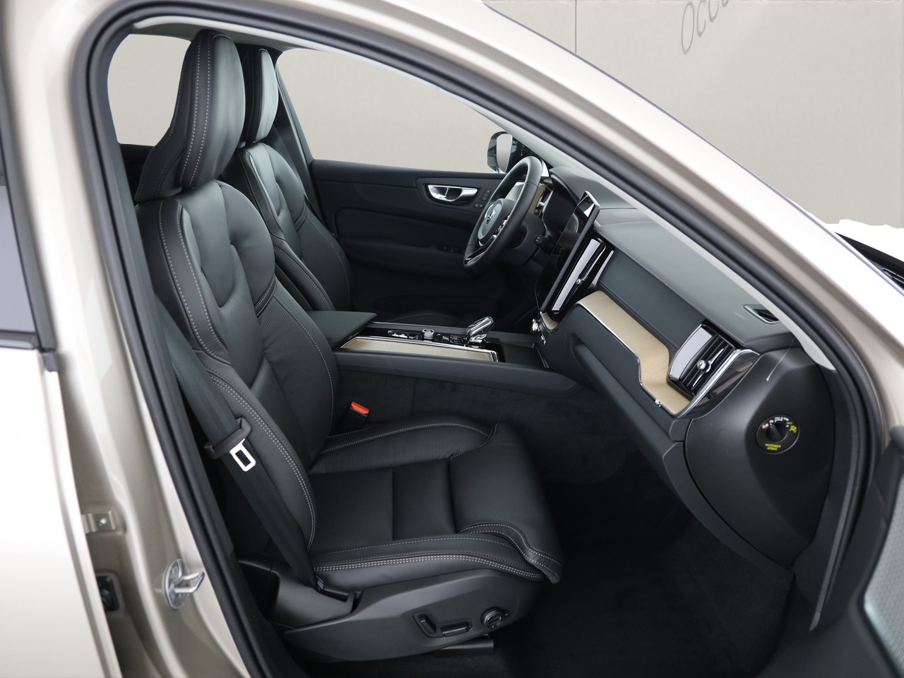 VOLVO XC60 2.0 T8 TE Ultra Dark eAWD-image-5