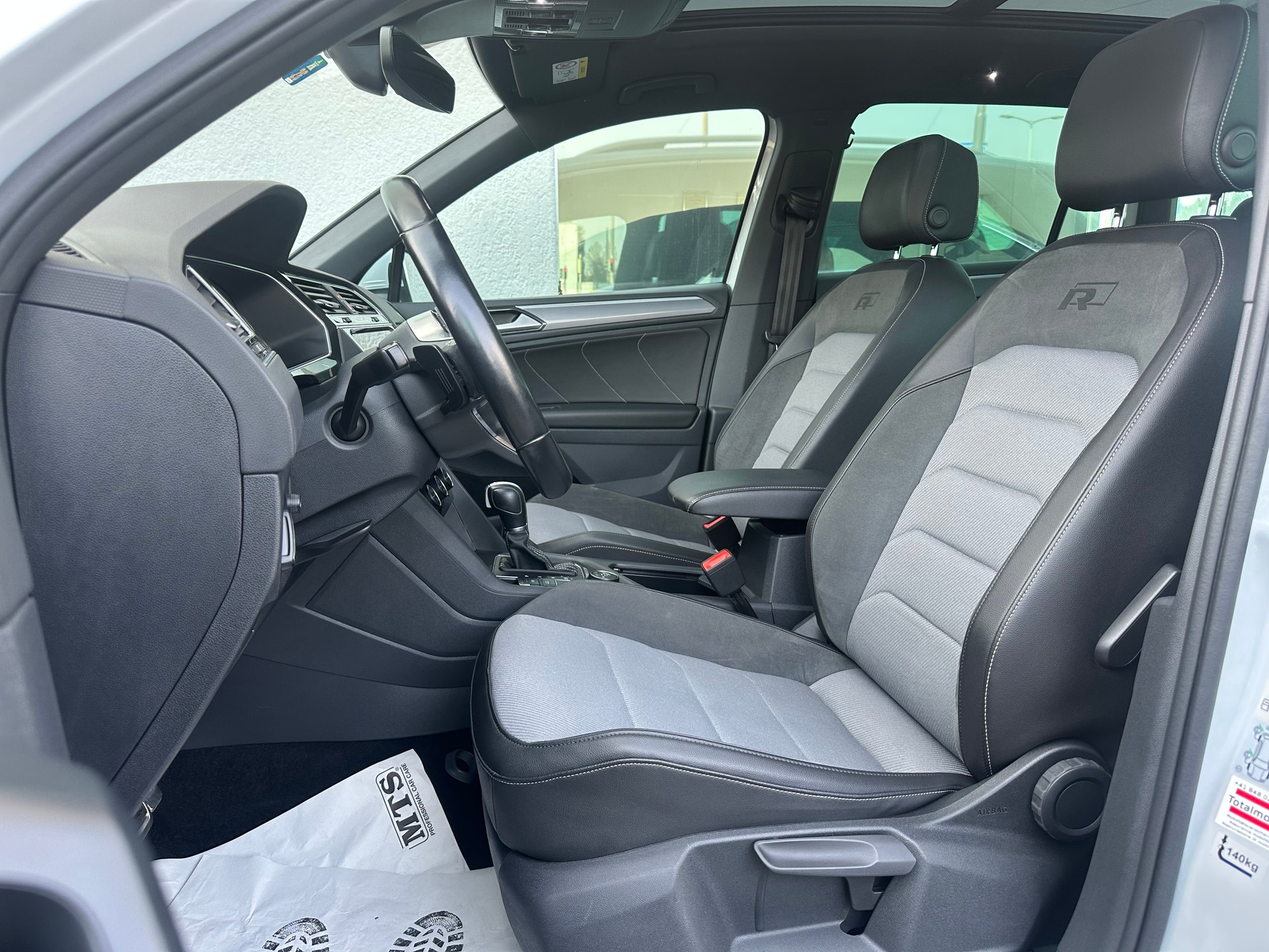 VW Tiguan 2.0TSI R-Line 4Motion DSG-image-6