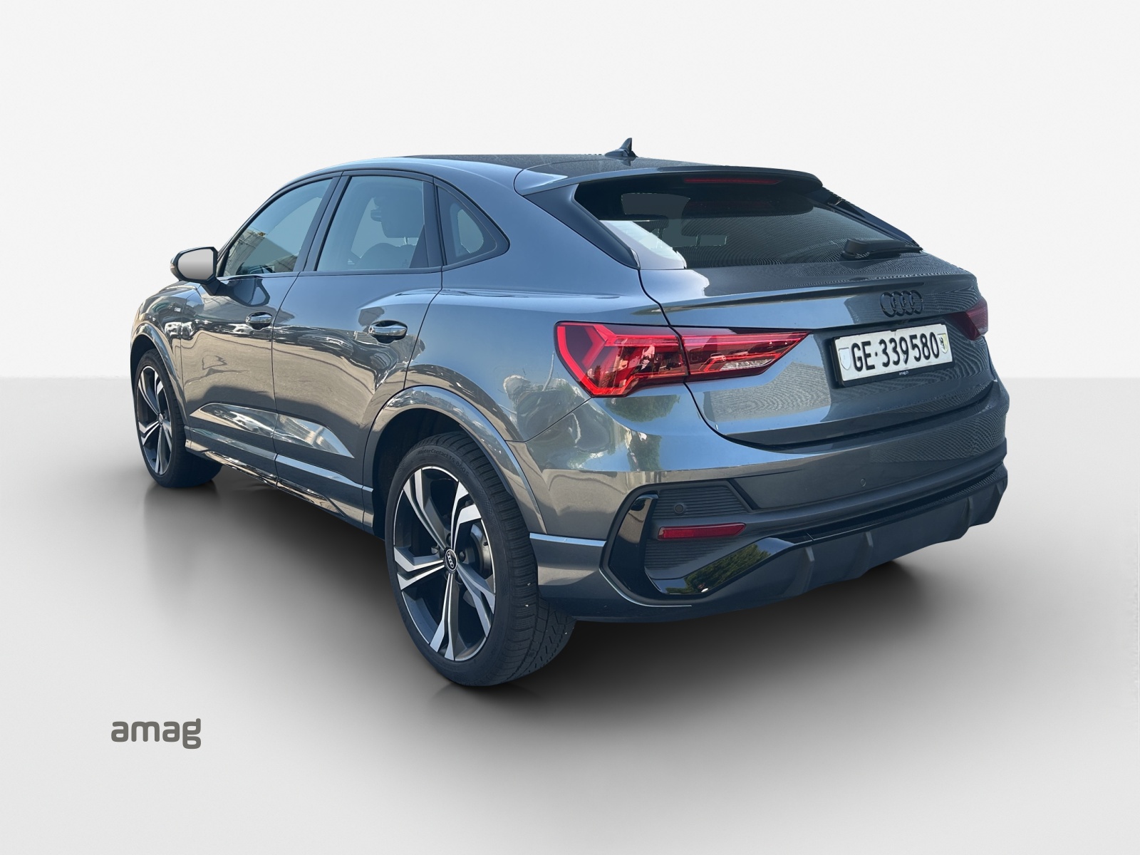 AUDI Q3 Sportback 45 TFSI S line quattro S-tronic-image-2