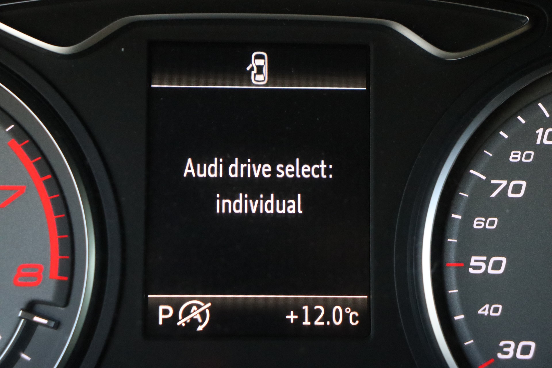 AUDI S3 Sportback 2.0 TFSI quattro S-tronic-image-24