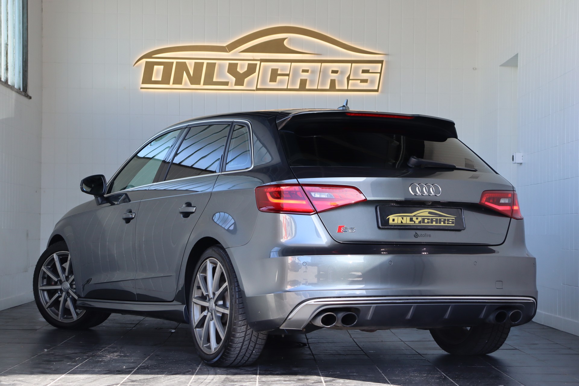 AUDI S3 Sportback 2.0 TFSI quattro S-tronic-image-6