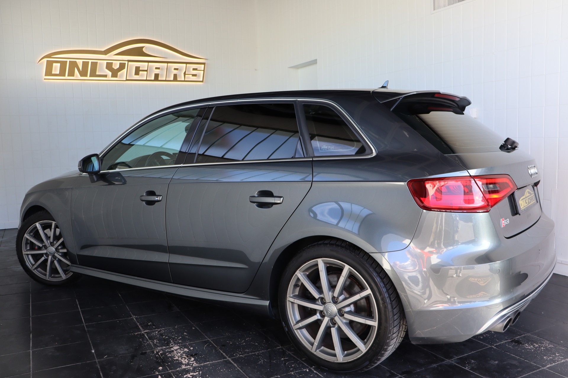 AUDI S3 Sportback 2.0 TFSI quattro S-tronic-image-8