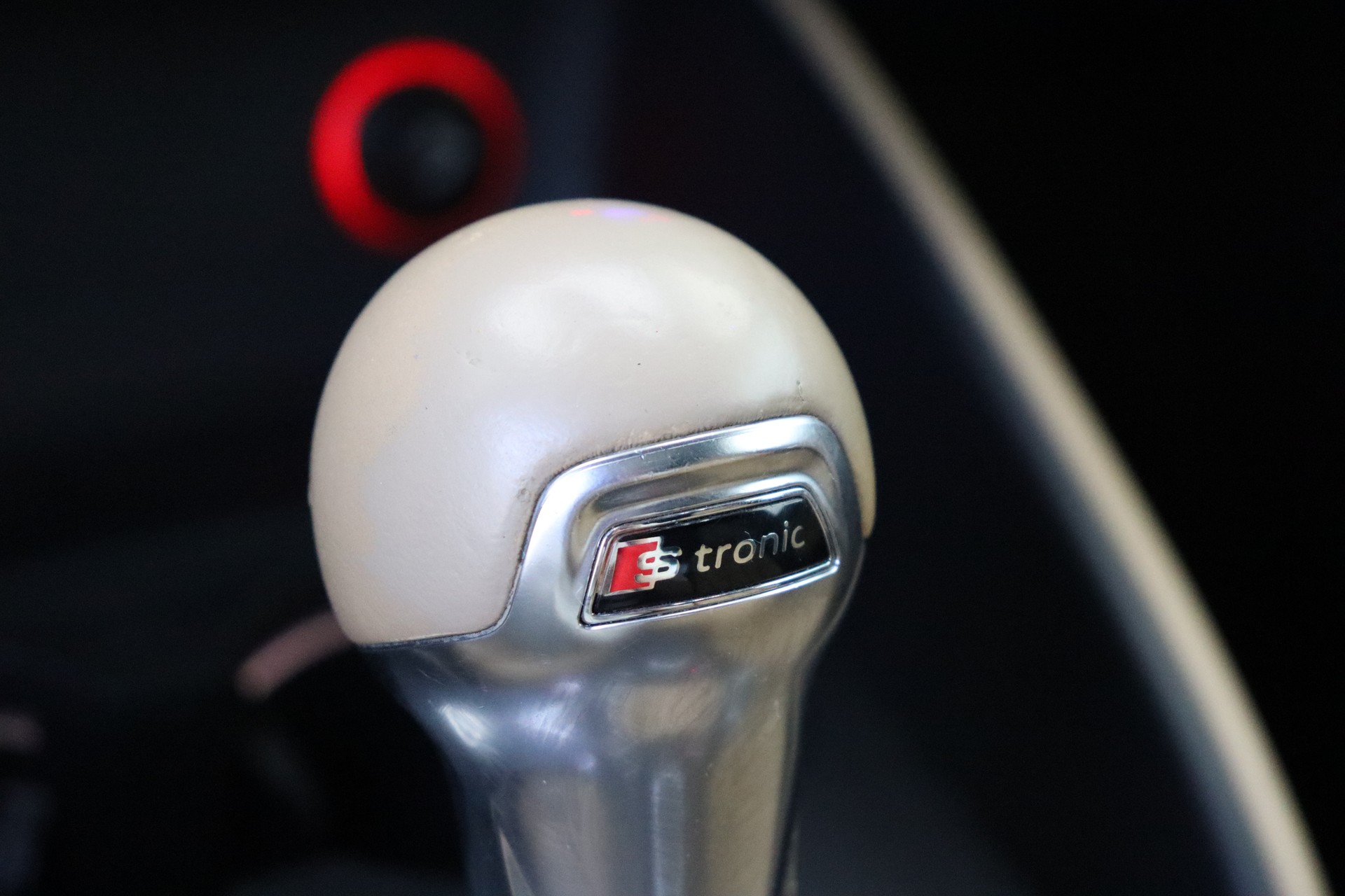 AUDI S3 Sportback 2.0 TFSI quattro S-tronic-image-22