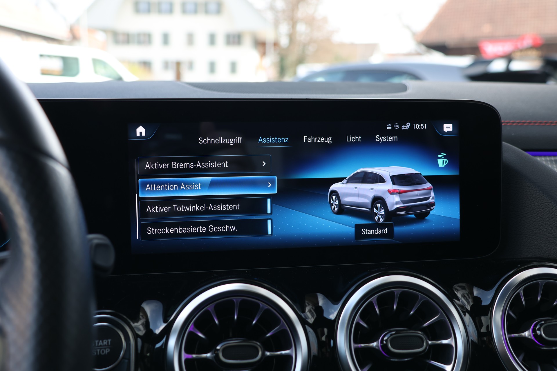 MERCEDES-BENZ EQA 300 AMG Line 4Matic (CH)-image-24