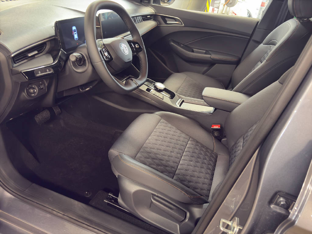 MG 3 1.5 Hybrid Luxury-image-4