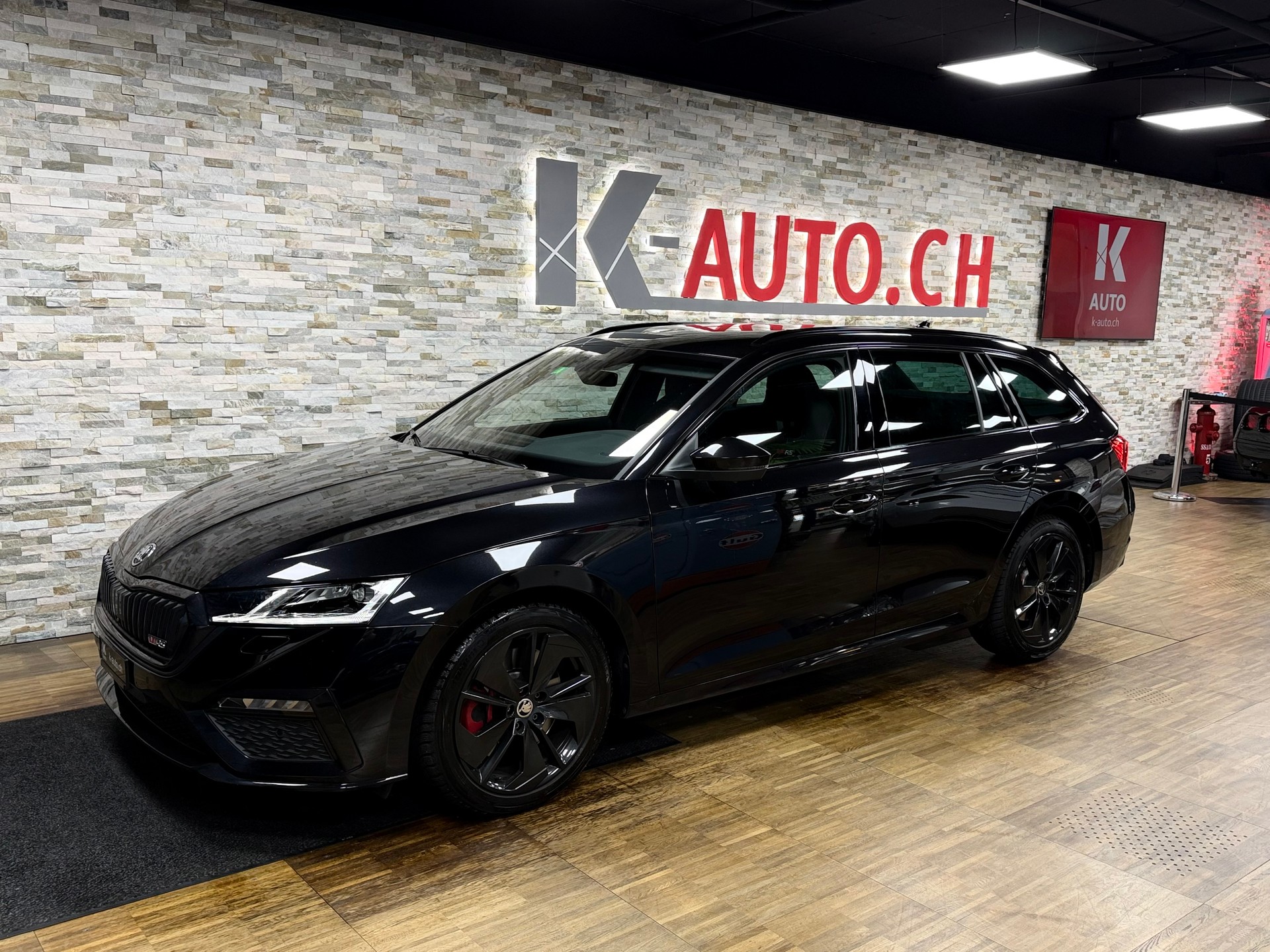 SKODA Octavia Combi 2.0 TSI DSG RS-image-0