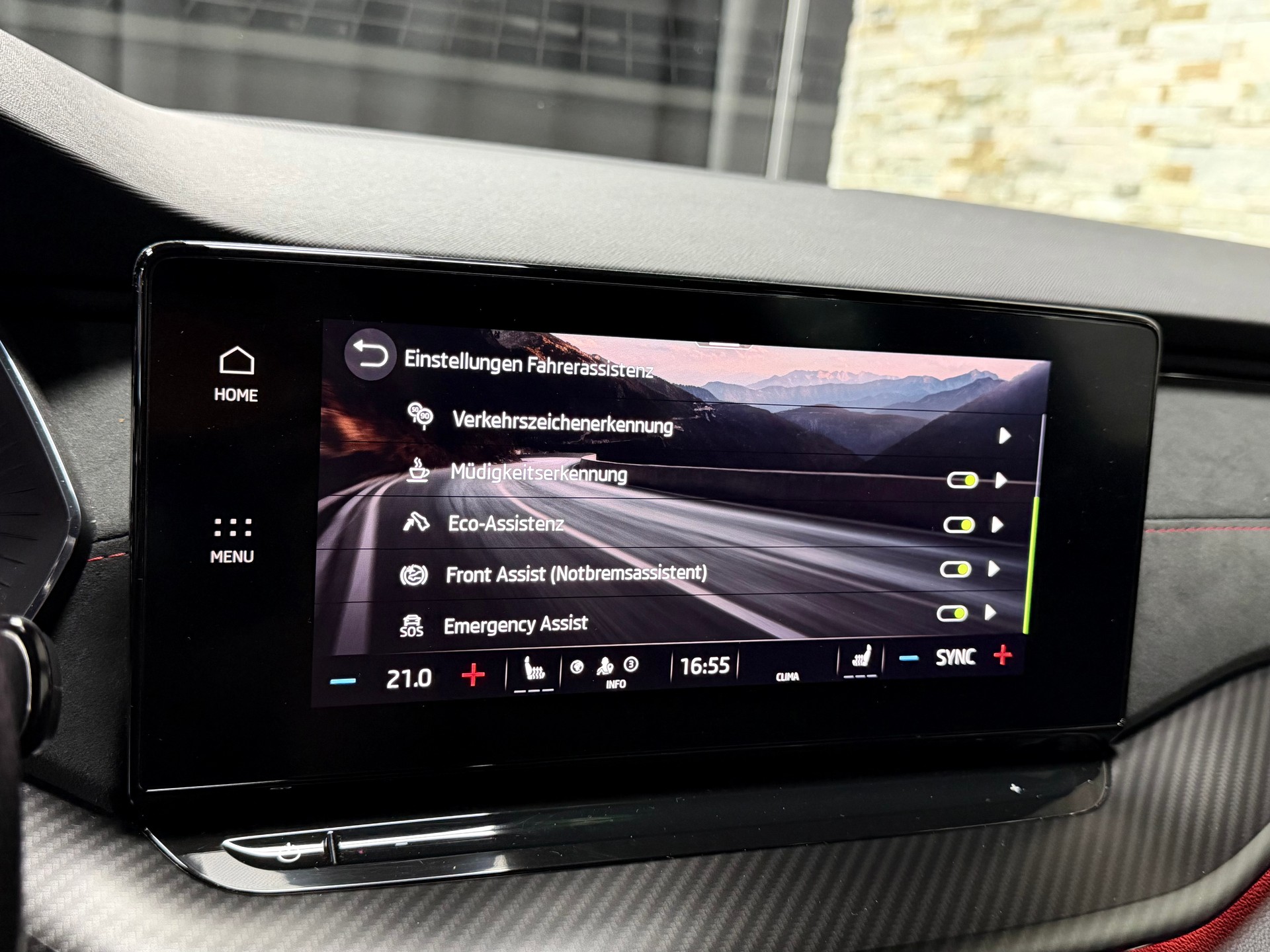 SKODA Octavia Combi 2.0 TSI DSG RS-image-22