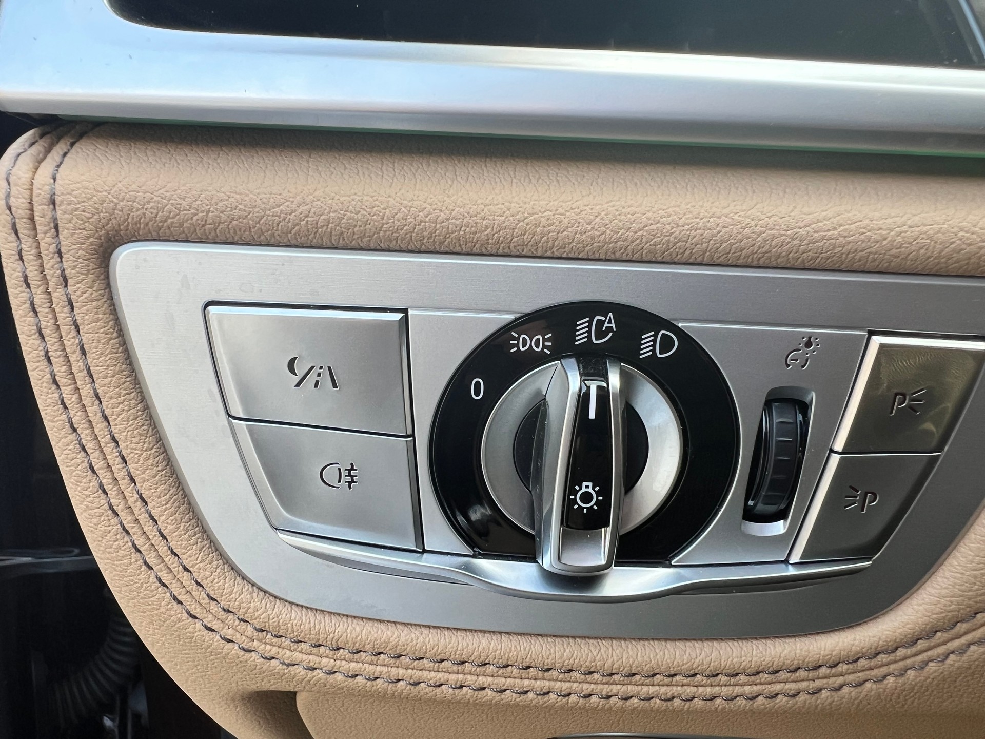 BMW 745Le xDrive Steptronic-image-11