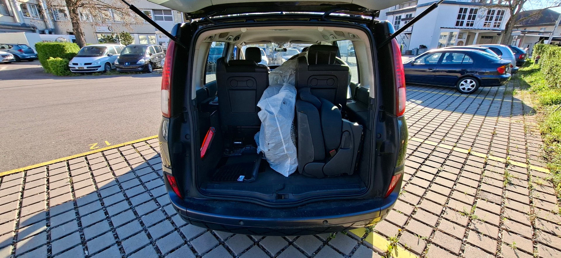 RENAULT Espace 2.0 dCi Dynamique 7pletze-image-8