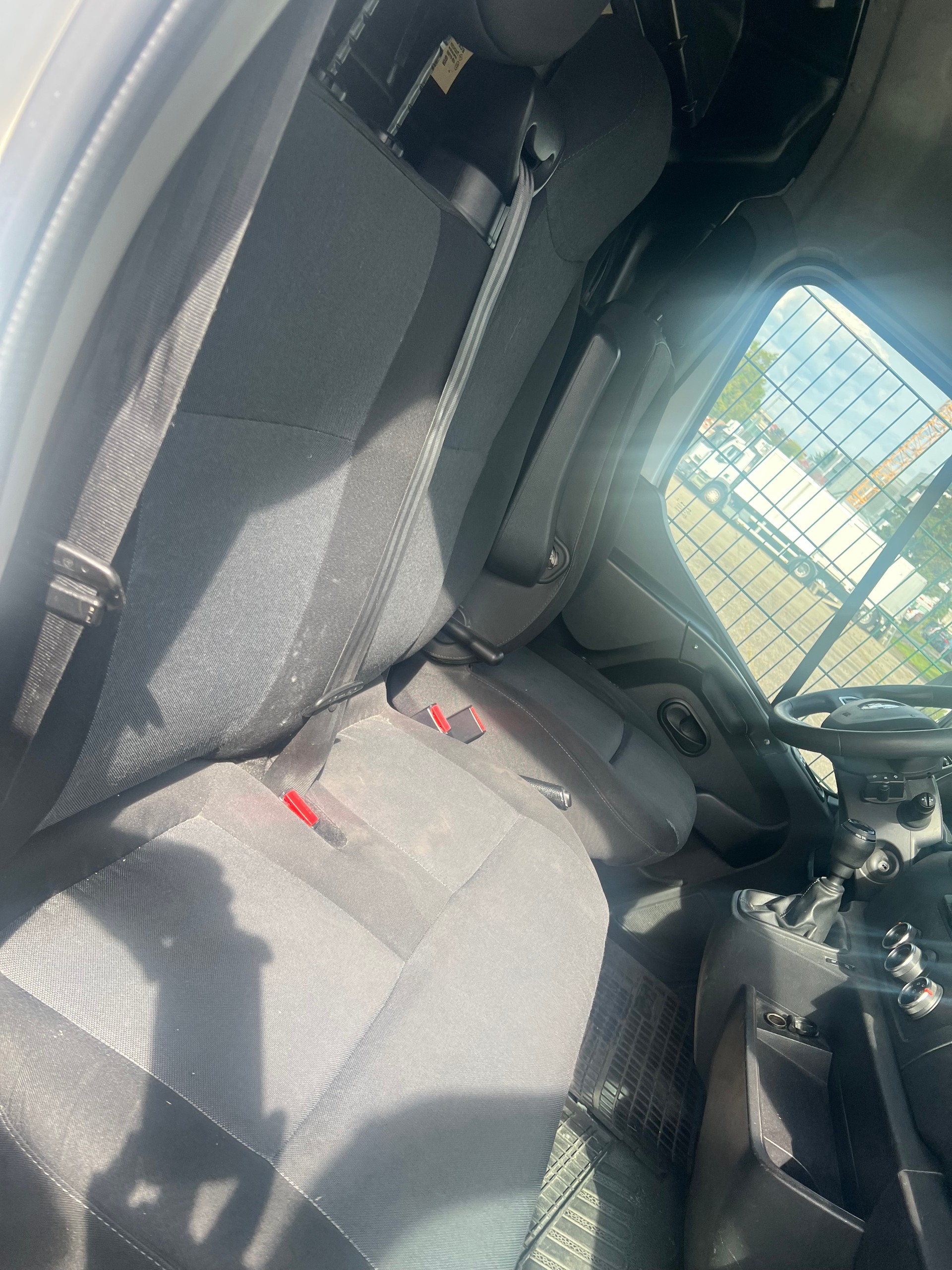 RENAULT Master T33 2.3dCi 135 L2H2 3 places-image-3