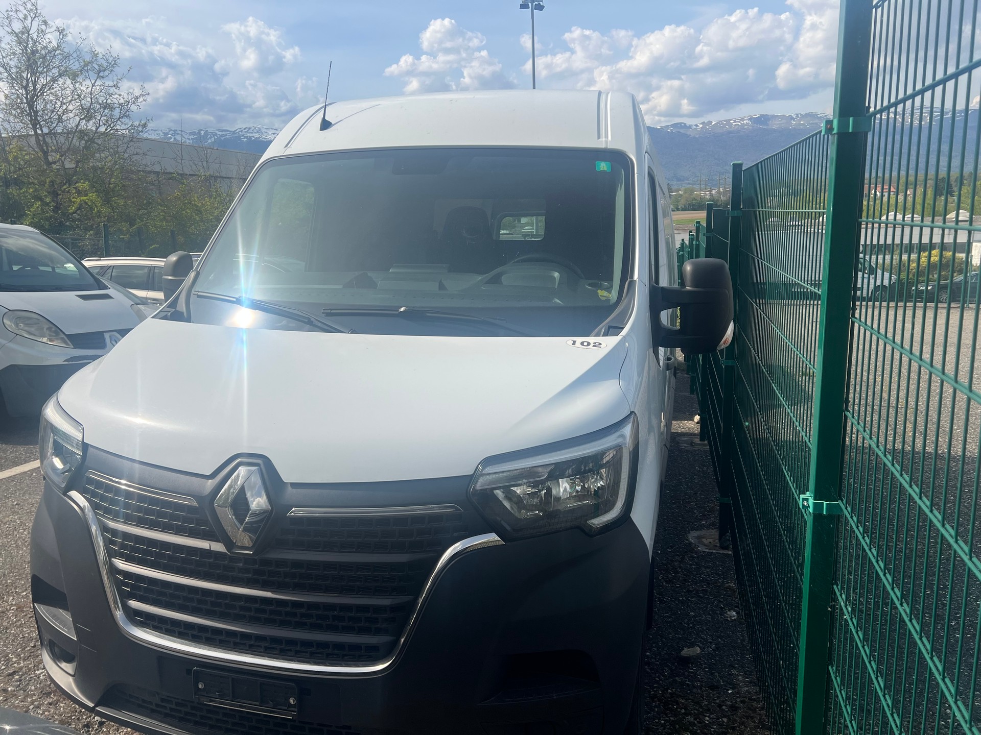 RENAULT Master T33 2.3dCi 135 L2H2 3 places-image-2