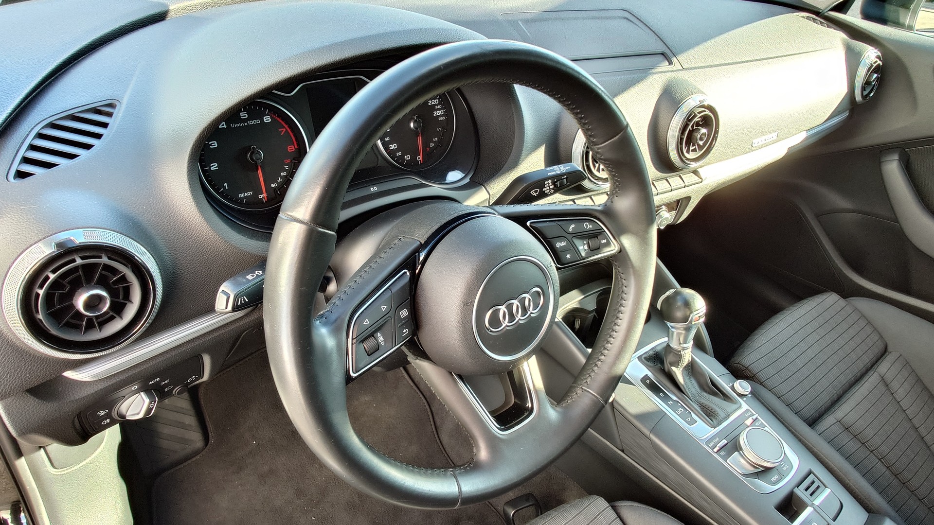 AUDI A3 Sportback 40 TFSI Sport quattro S-tronic-image-10