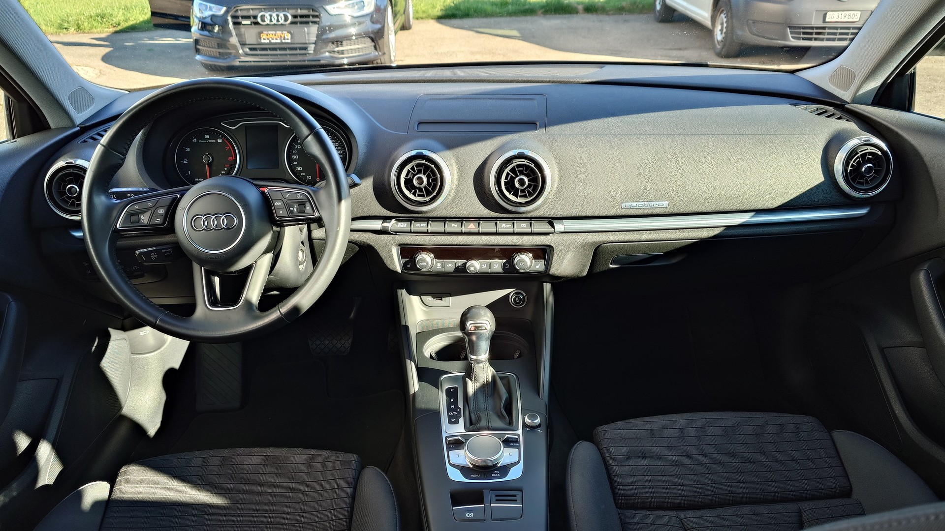 AUDI A3 Sportback 40 TFSI Sport quattro S-tronic-image-9