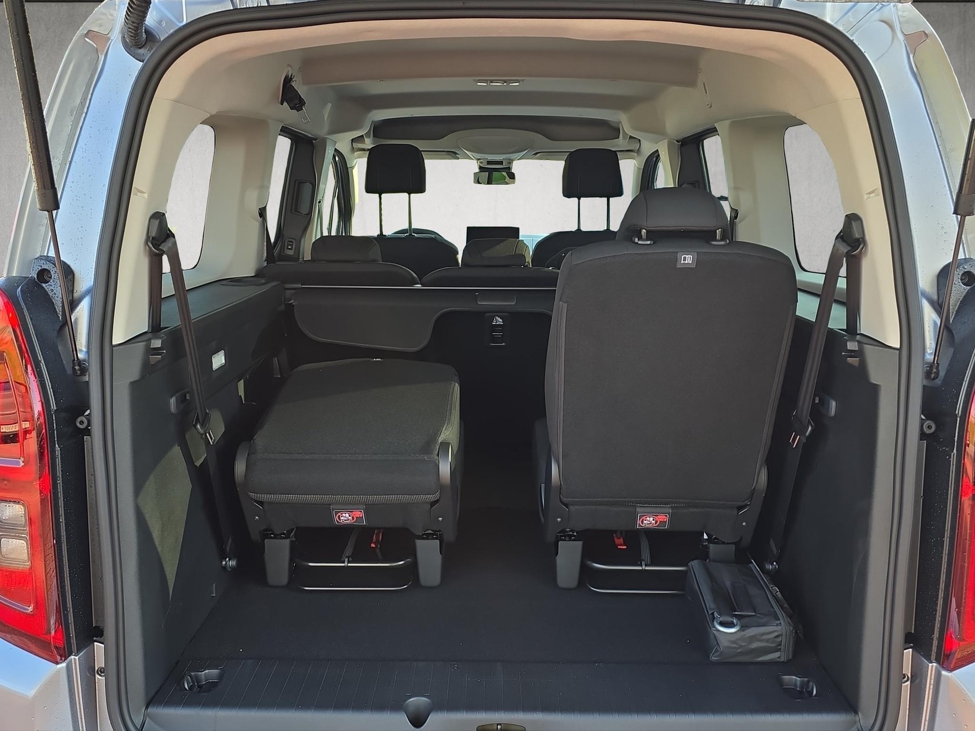 TOYOTA Proace City Verso L2 1.5 HDi 130 Trend-image-12