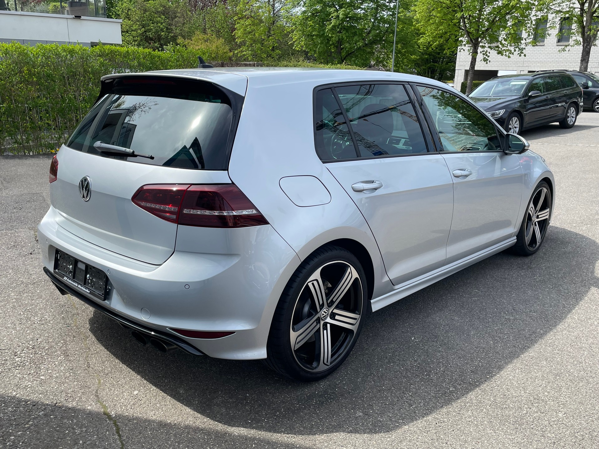 VW Golf 2.0 TSI R 4Motion DSG-image-3