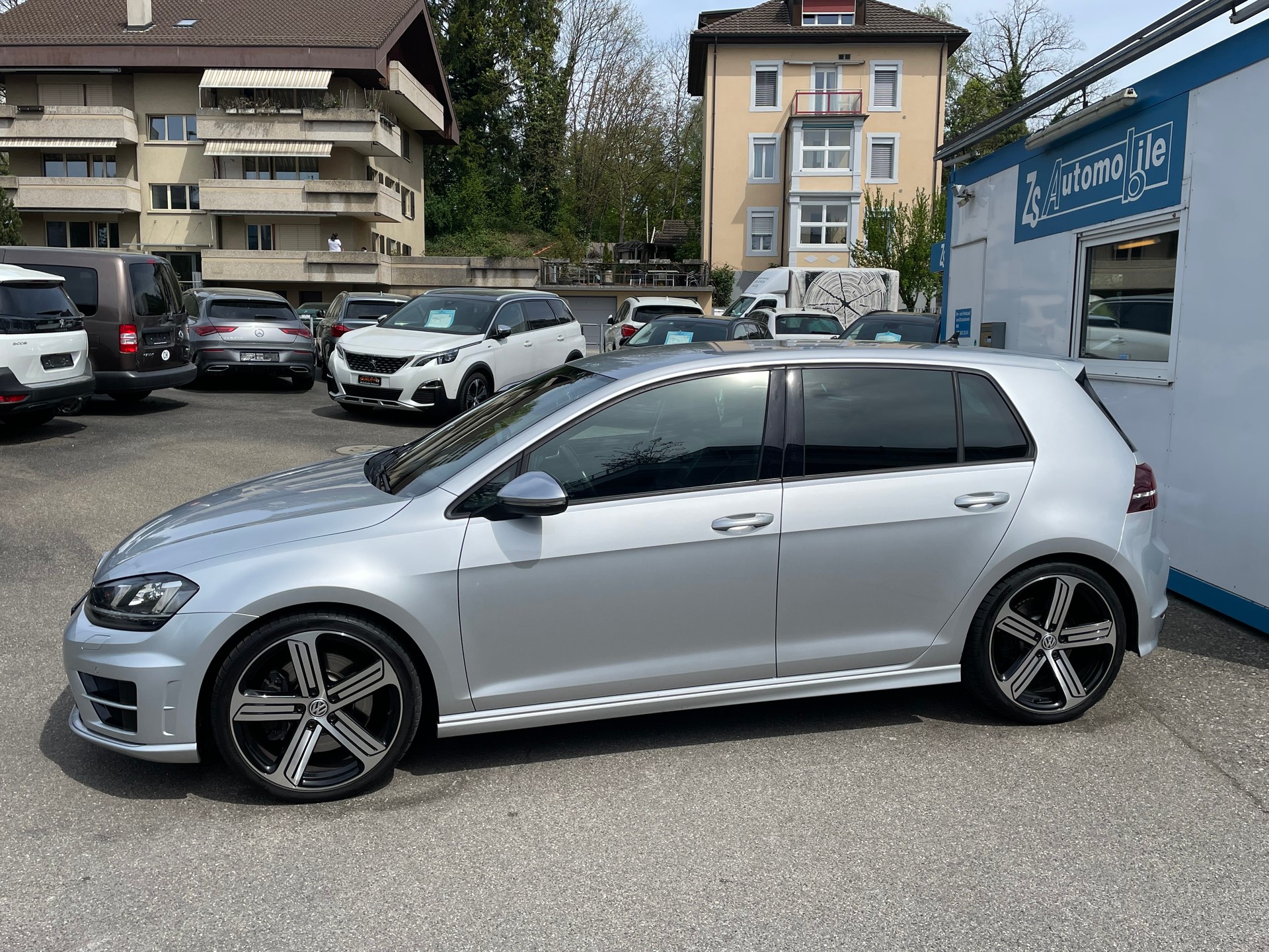 VW Golf 2.0 TSI R 4Motion DSG-image-1