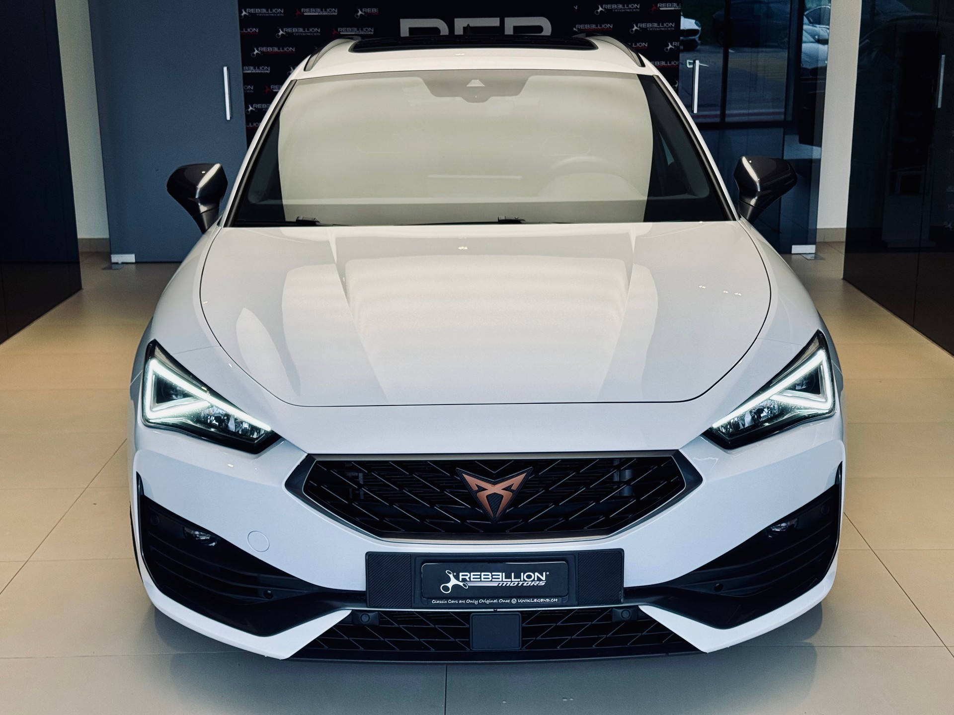 CUPRA LEON ST 2.0 TSI DSG-image-1