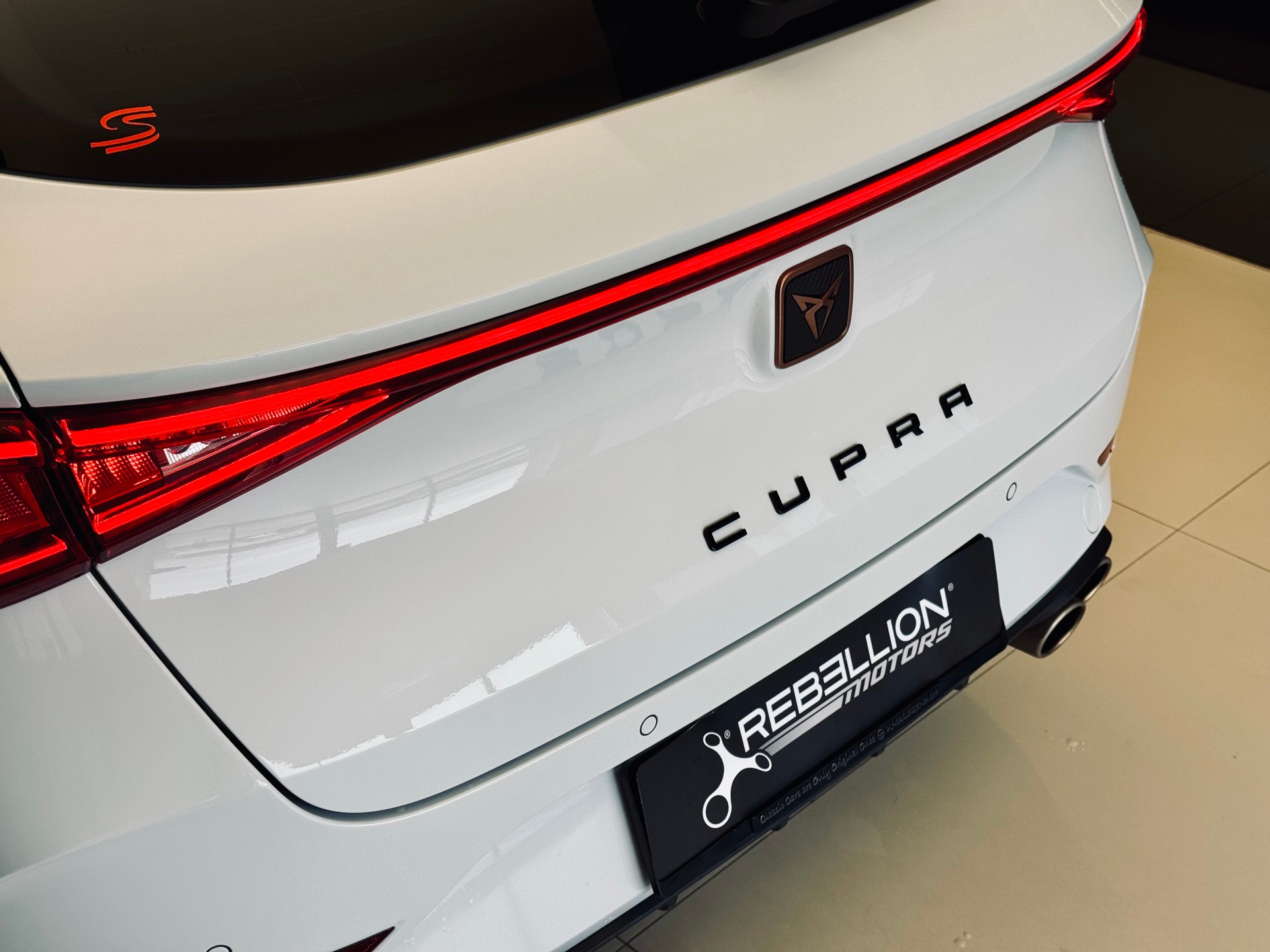 CUPRA LEON ST 2.0 TSI DSG-image-9