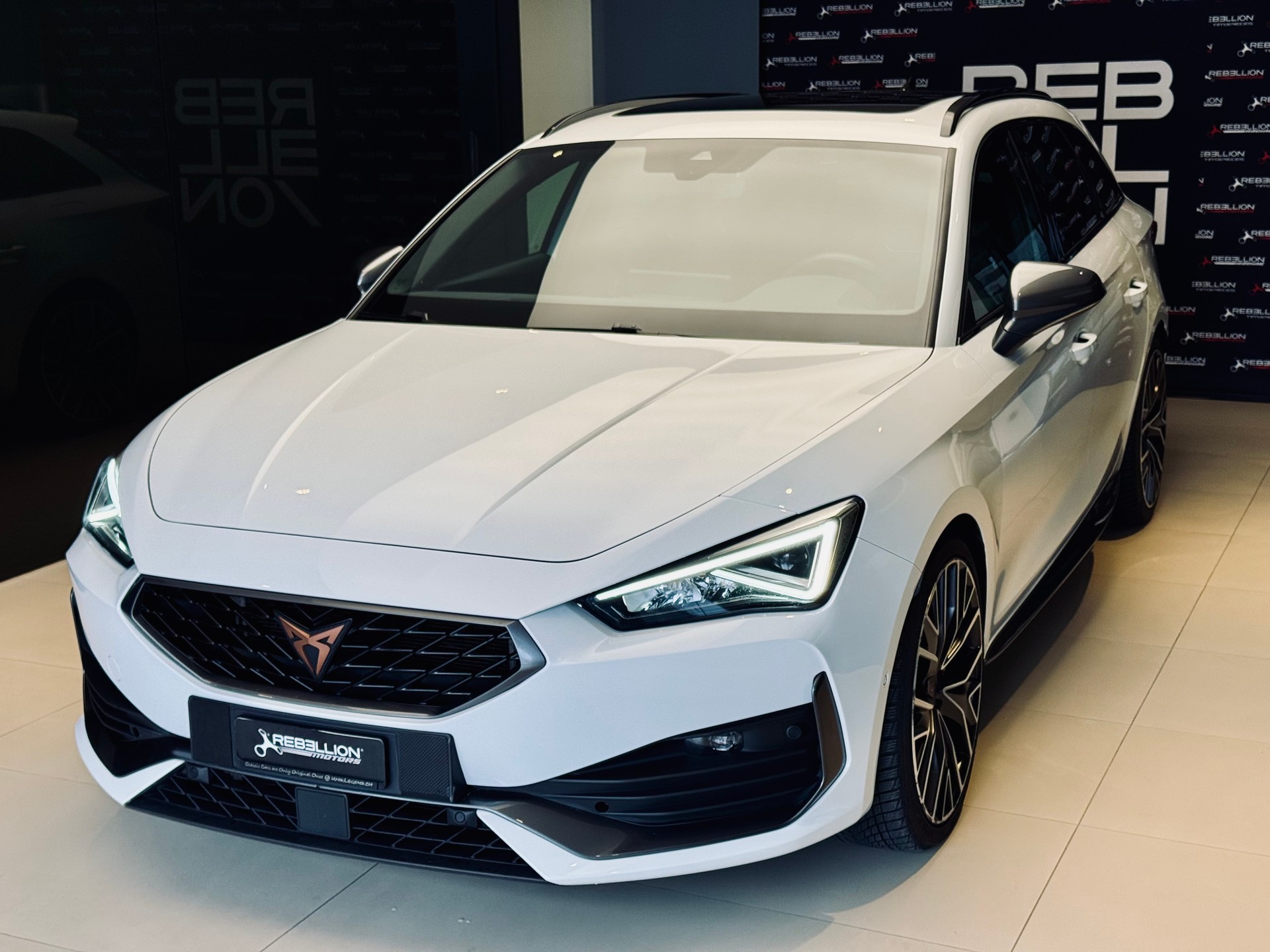 CUPRA LEON ST 2.0 TSI DSG-image-0