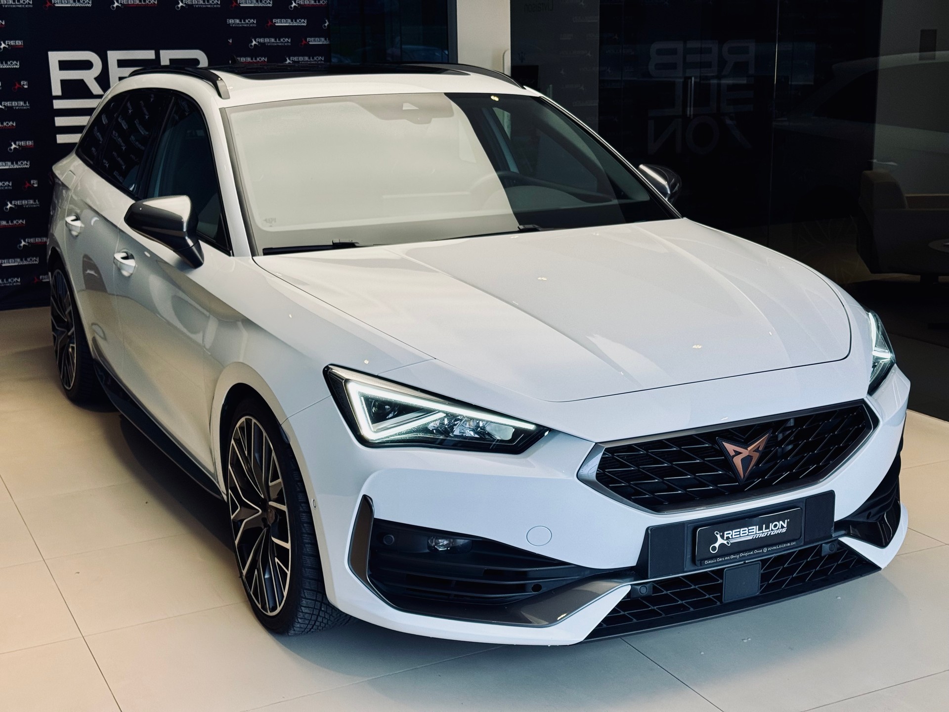 CUPRA LEON ST 2.0 TSI DSG-image-2