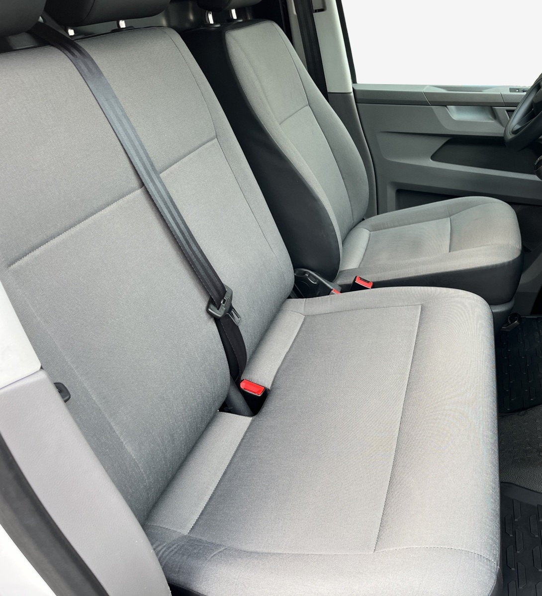 VW T6.1 2.0 TDI DSG-image-12