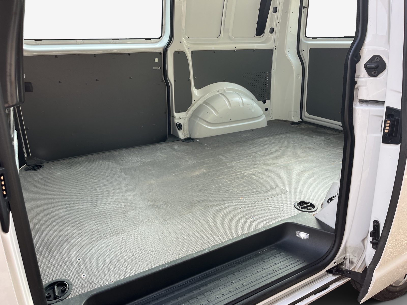 VW T6.1 2.0 TDI DSG-image-13