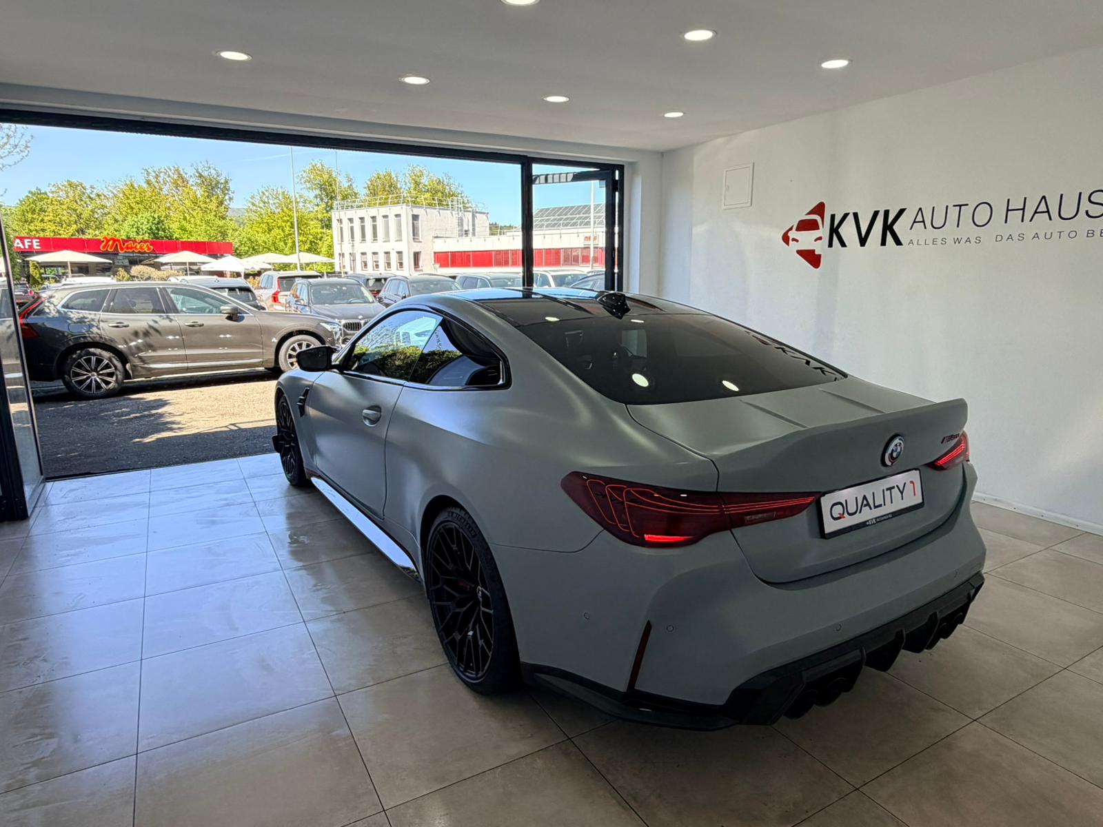 BMW M4 CSL Coupé-showroom-element-3