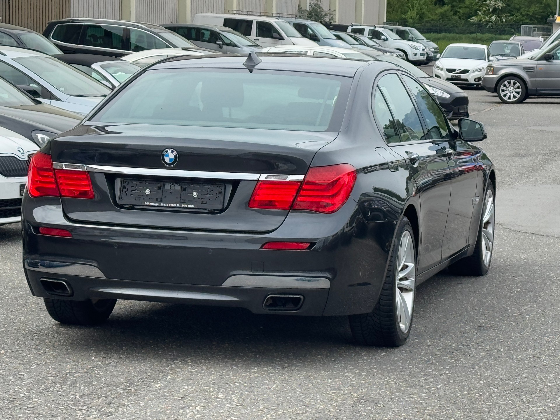 BMW 750i xDrive-image-5