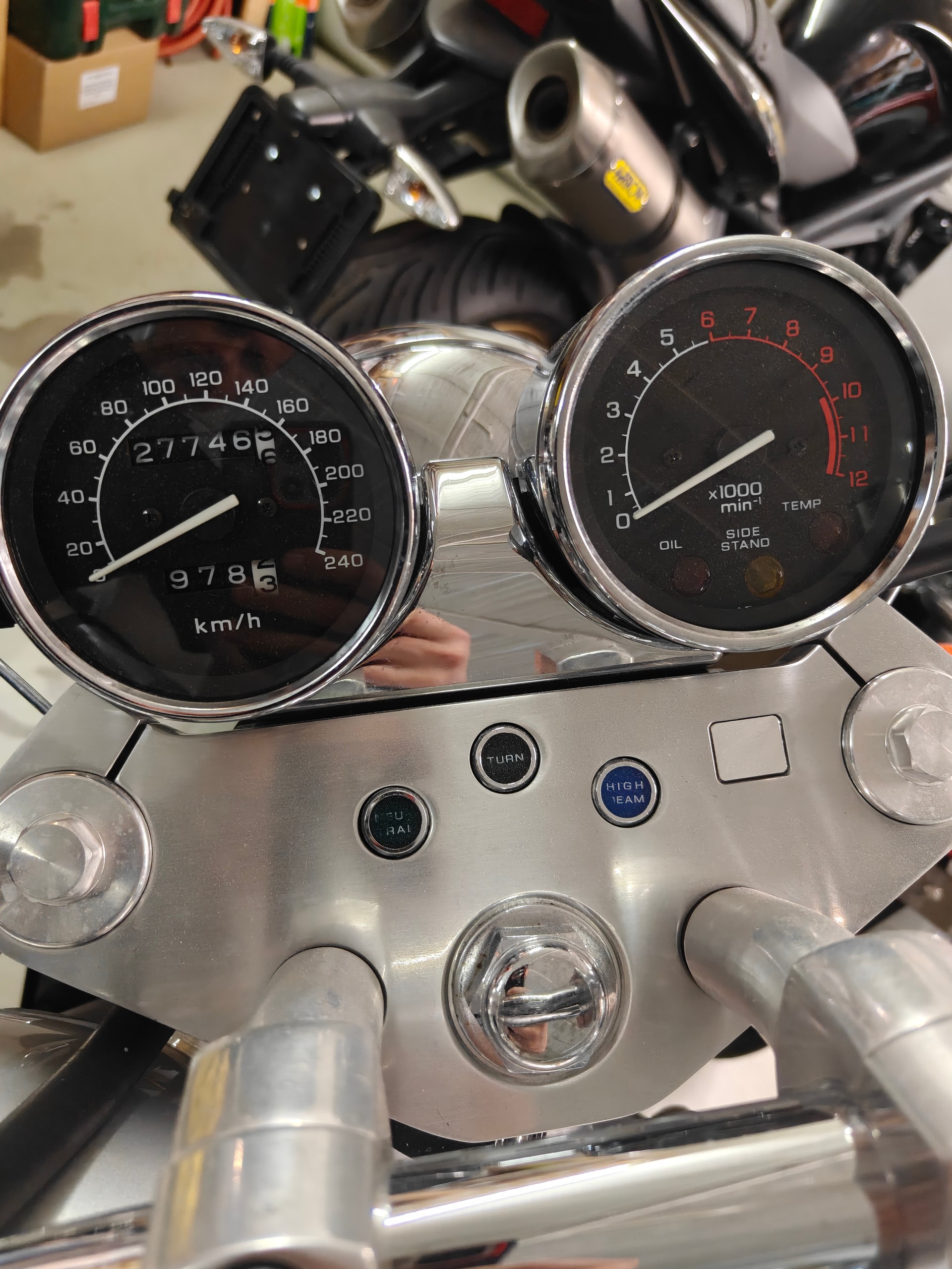 HONDA VF 750 C Magna-image-2