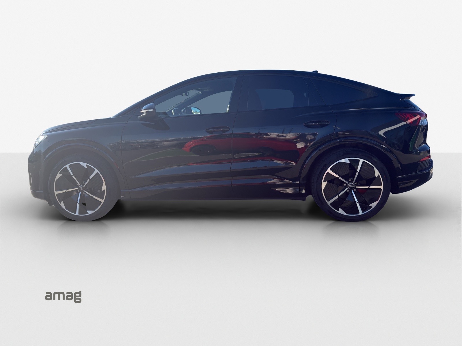 AUDI Q4 Sportback e-tron 50 quattro-image-1