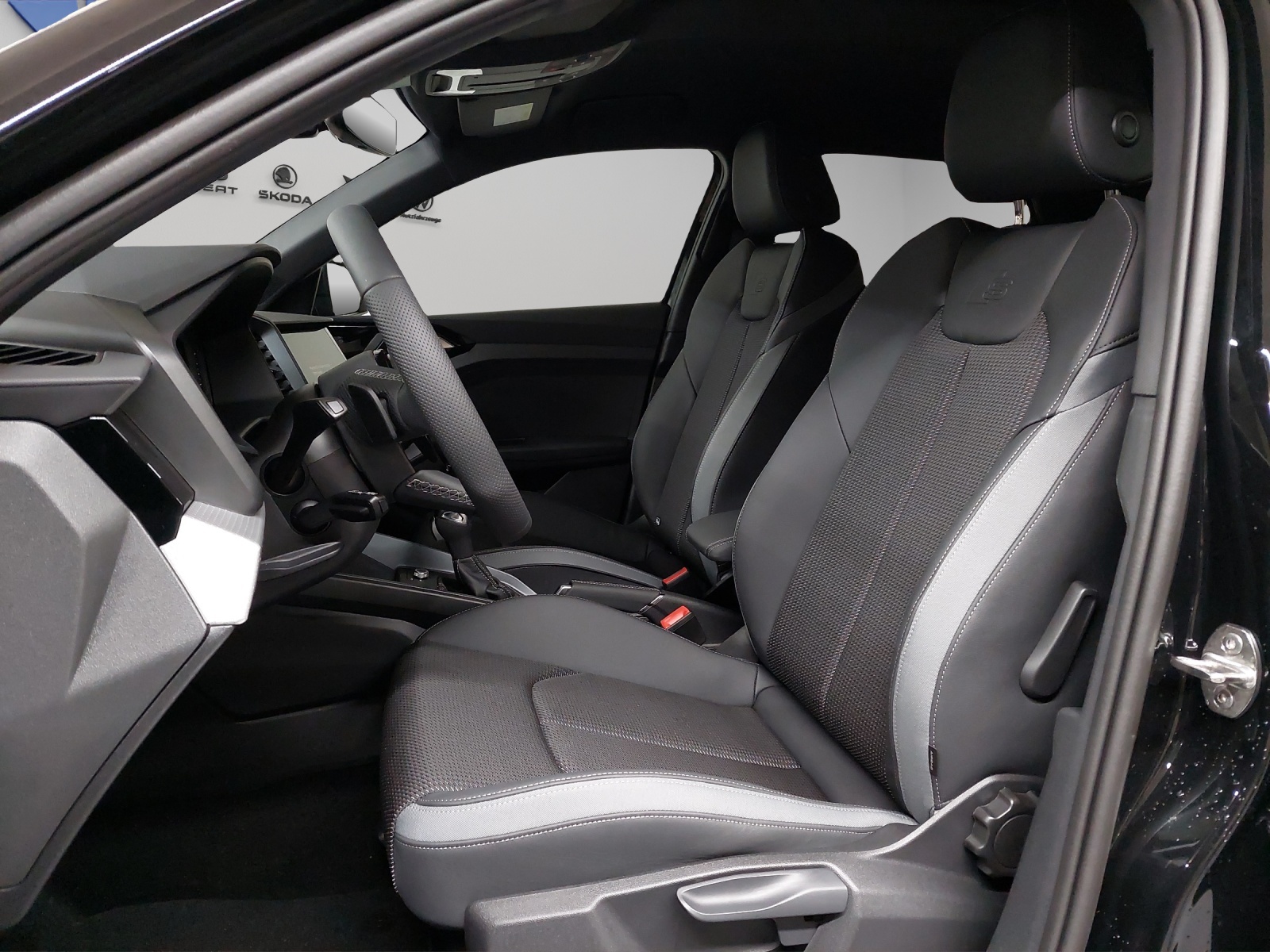 AUDI A1 Sportback 30 TFSI S Line Attraction S-tronic-image-5